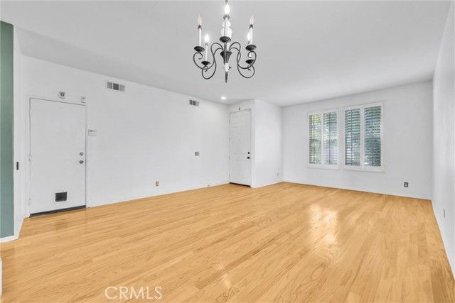 323 Lydia, Corona, CA 92882