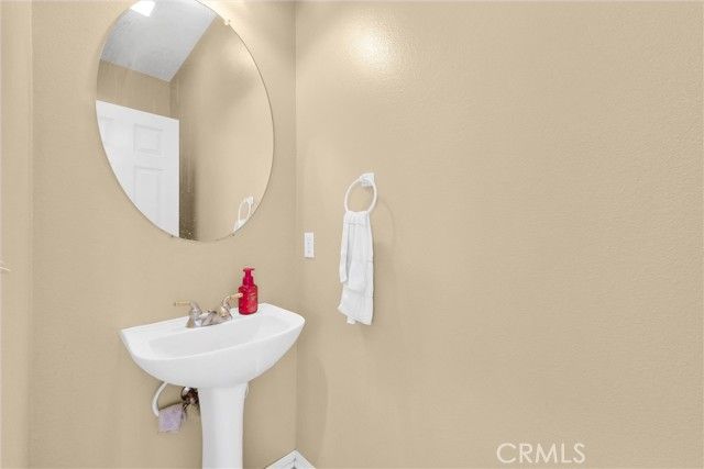 323 Lydia, Corona, CA 92882