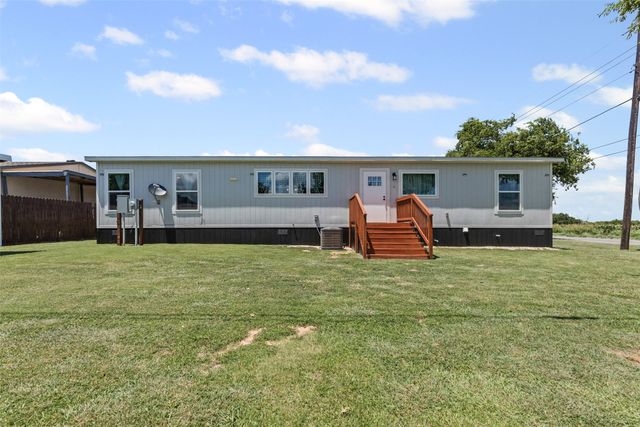 1401 Old Bridge Road, Cleburne, TX 76033