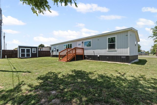 1401 Old Bridge Road, Cleburne, TX 76033
