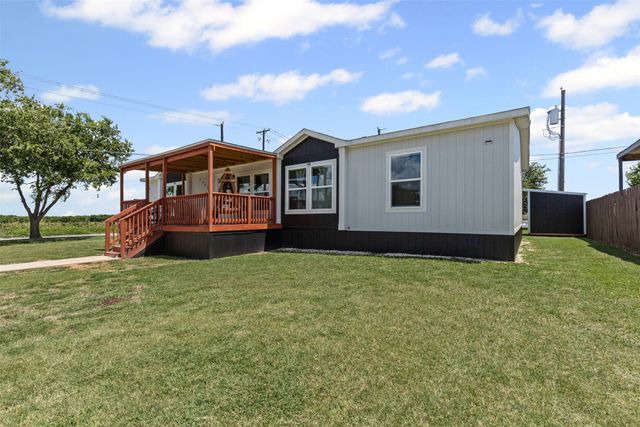 1401 Old Bridge Road, Cleburne, TX 76033