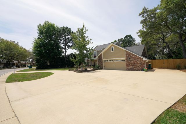 941 Ruckel Drive, Niceville, FL 32578