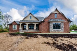 1933 Shane Ct, Oxford, MI 48370