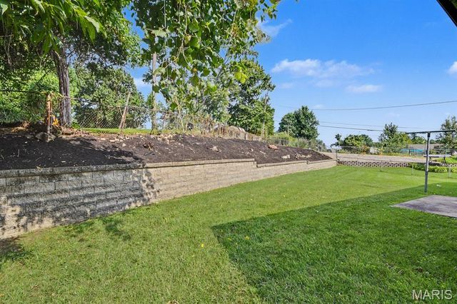 11247 Fawnhaven Drive, St Louis, MO 63126