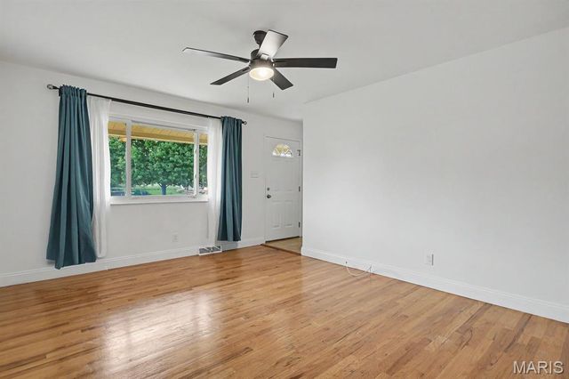 11247 Fawnhaven Drive, St Louis, MO 63126