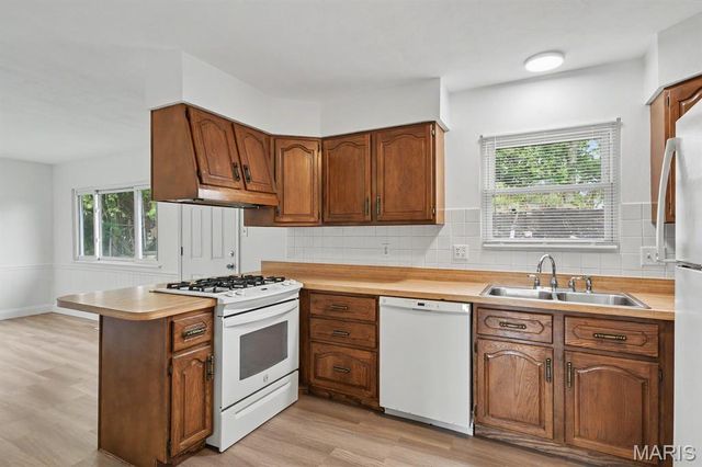 11247 Fawnhaven Drive, St Louis, MO 63126