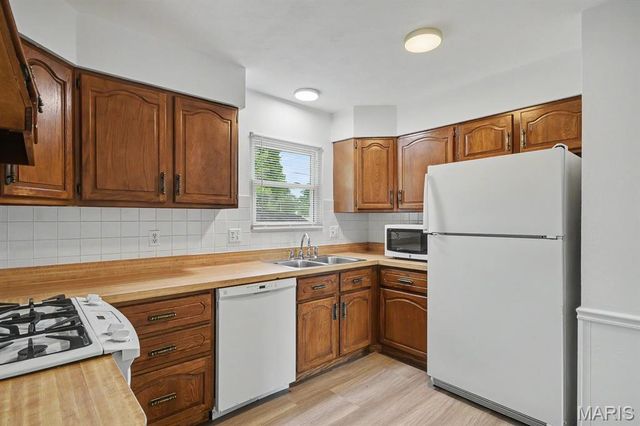 11247 Fawnhaven Drive, St Louis, MO 63126