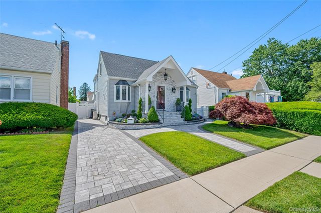 77 Grand Street, Elmont, NY 11003