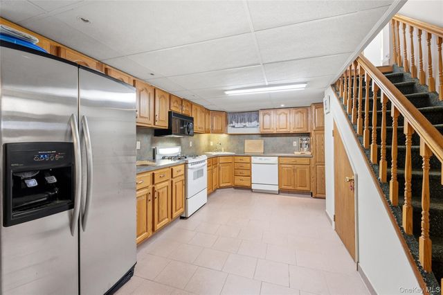 77 Grand Street, Elmont, NY 11003