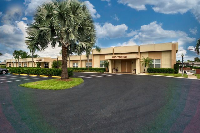 2930 Crosley Drive E M, West Palm Beach, FL 33415