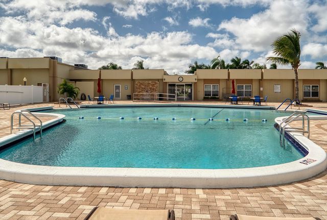 2930 Crosley Drive E M, West Palm Beach, FL 33415