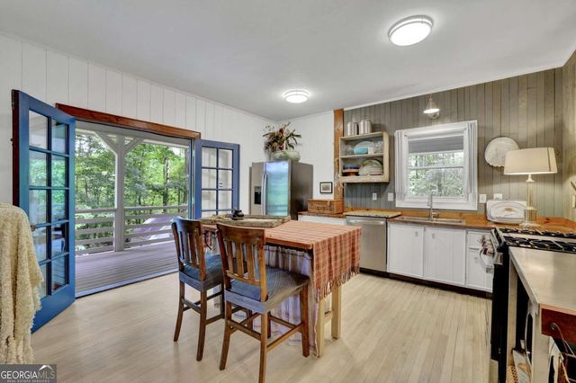 219 Raven Cliff Road, Talking Rock, GA 30175