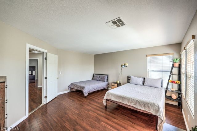 5663 Artesia Lake Court, Las Vegas, NV 89118