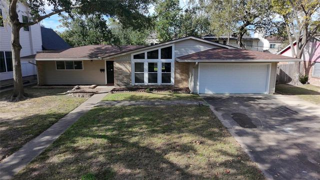 1327 Moorhead Drive, Houston, TX 77055