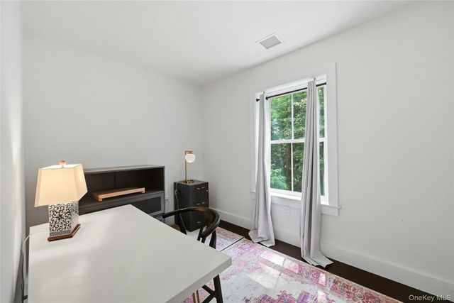 13595 Soundview Avenue, Southold, NY 11971