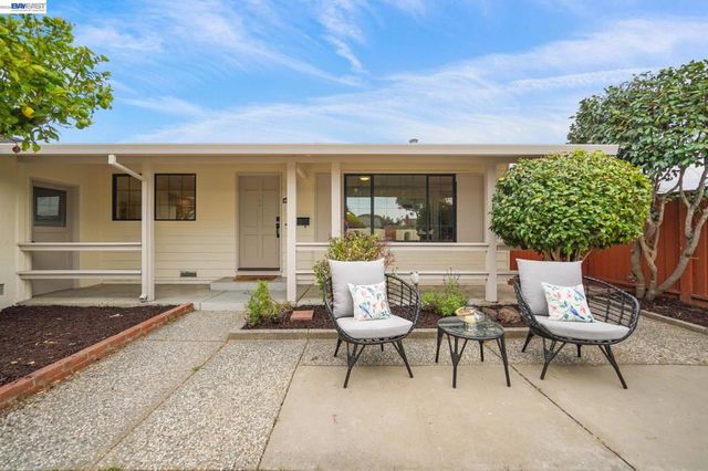 5470 Fernwood Dr, Newark, CA 94560