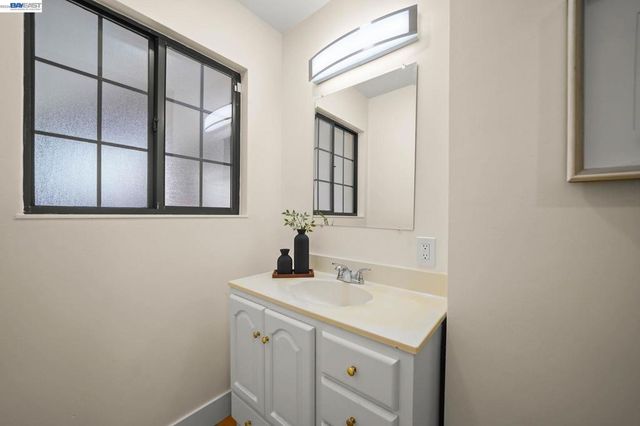 5470 Fernwood Dr, Newark, CA 94560