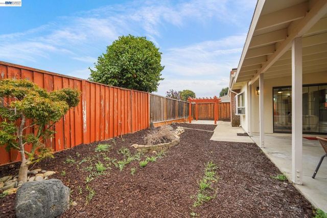 5470 Fernwood Dr, Newark, CA 94560