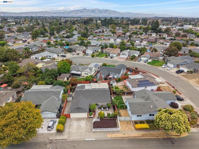 5470 Fernwood Dr, Newark, CA 94560