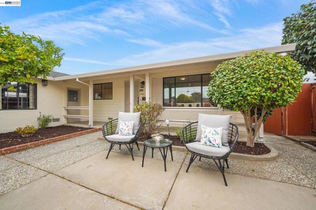 5470 Fernwood Dr, Newark, CA 94560