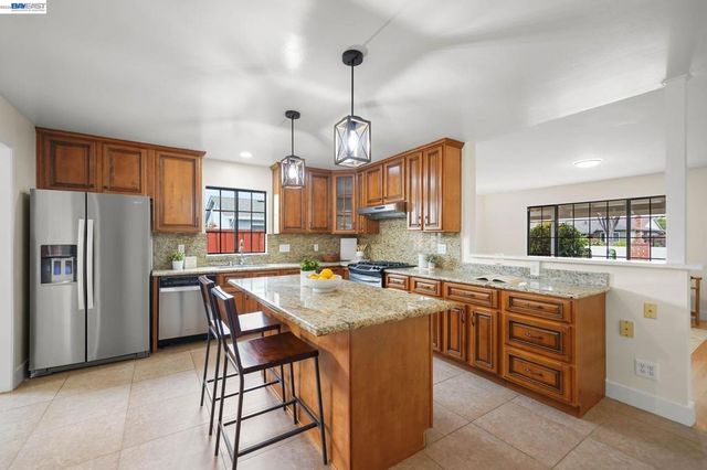 5470 Fernwood Dr, Newark, CA 94560