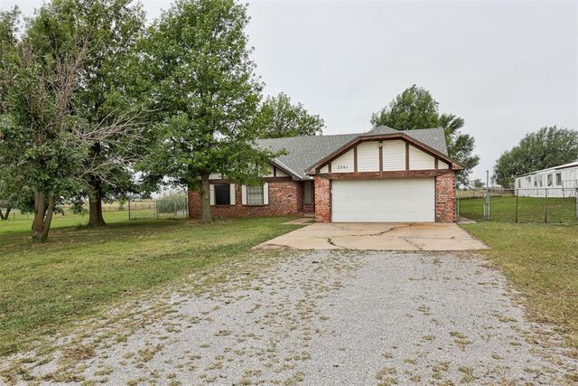 2301 S Manor Road, Yukon, OK 73099