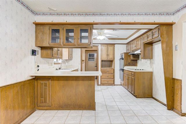 2301 S Manor Road, Yukon, OK 73099