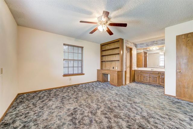 2301 S Manor Road, Yukon, OK 73099