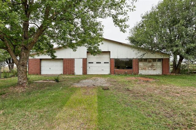 2301 S Manor Road, Yukon, OK 73099