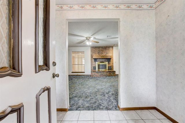 2301 S Manor Road, Yukon, OK 73099
