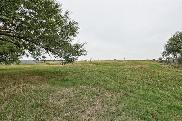 2301 S Manor Road, Yukon, OK 73099