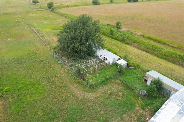 2301 S Manor Road, Yukon, OK 73099