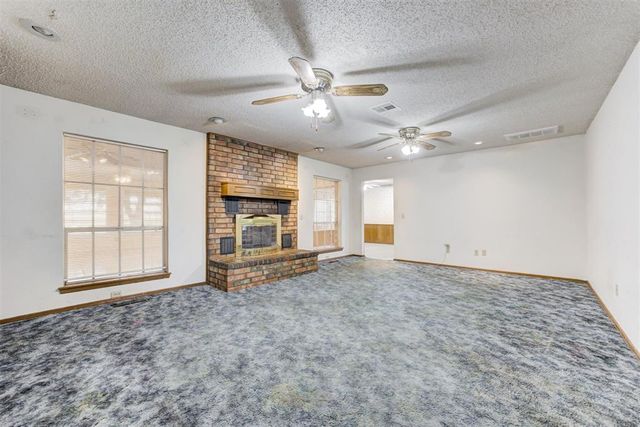 2301 S Manor Road, Yukon, OK 73099