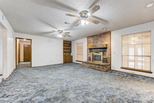 2301 S Manor Road, Yukon, OK 73099