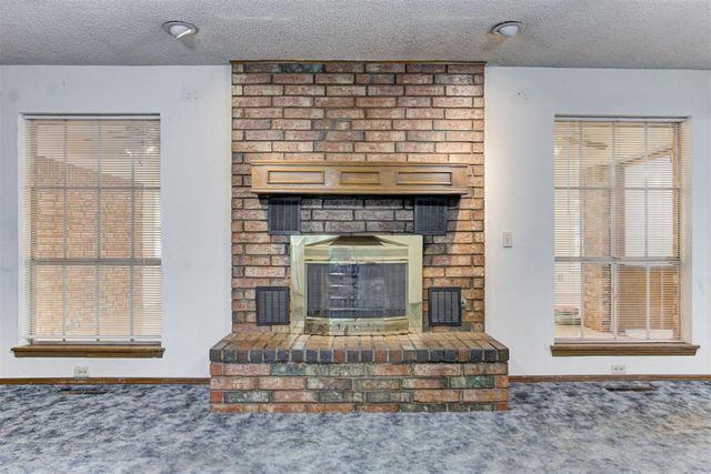 2301 S Manor Road, Yukon, OK 73099