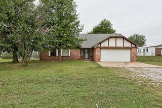 2301 S Manor Road, Yukon, OK 73099