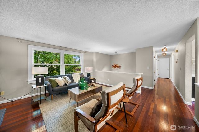 11126 159th Avenue NE, Redmond, WA 98052