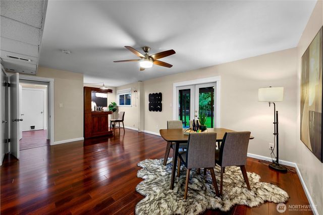 11126 159th Avenue NE, Redmond, WA 98052