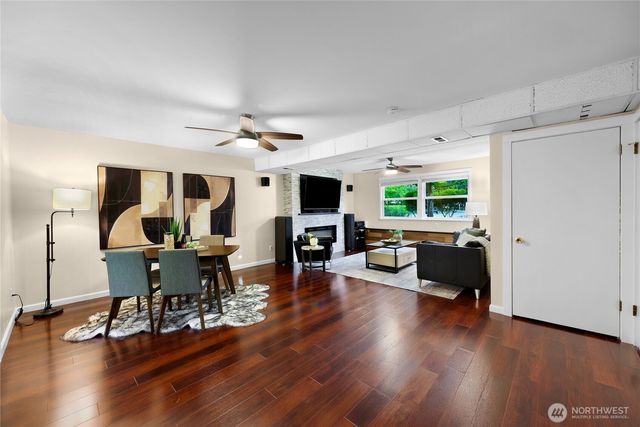 11126 159th Avenue NE, Redmond, WA 98052