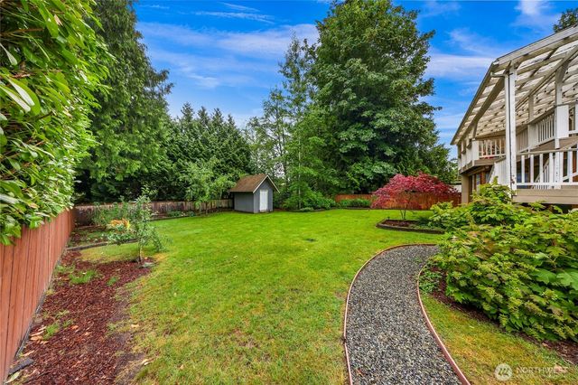 11126 159th Avenue NE, Redmond, WA 98052