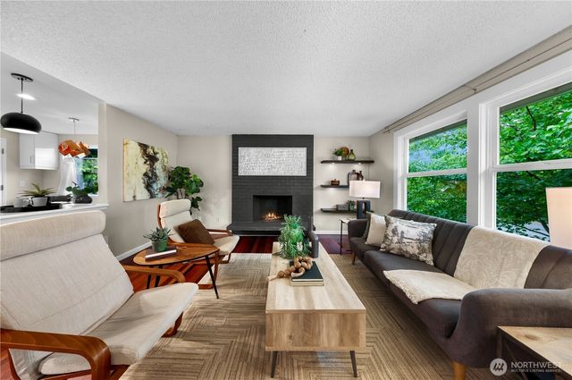 11126 159th Avenue NE, Redmond, WA 98052