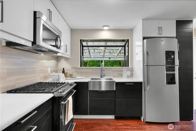 11126 159th Avenue NE, Redmond, WA 98052