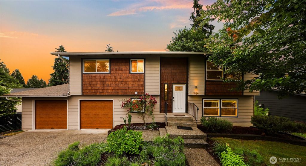 11126 159th Avenue NE, Redmond, WA 98052