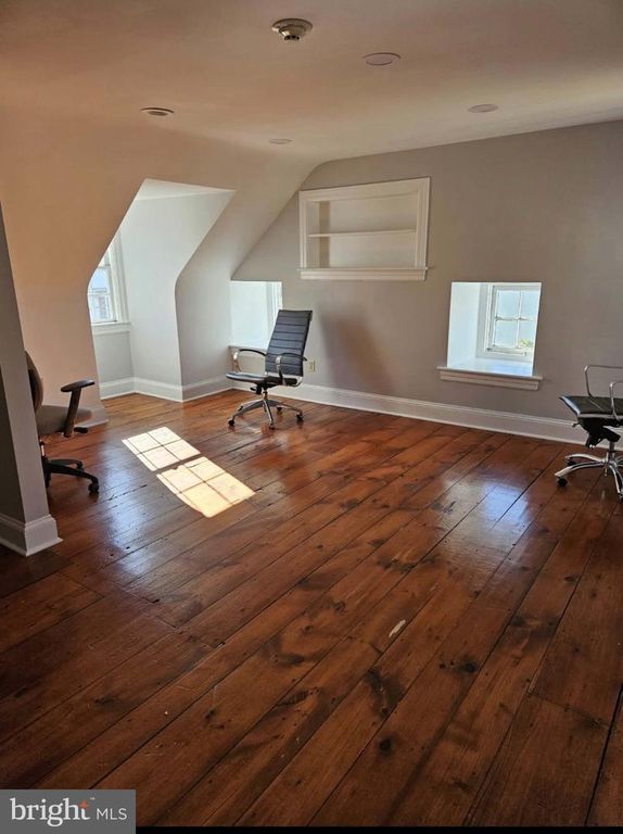 100 S MAIN ST #150, DOYLESTOWN, PA 18901 — exterior
