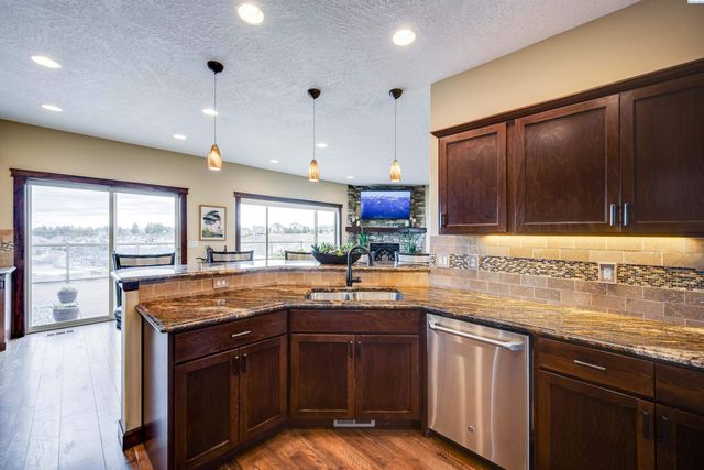 810 SW Windy Point Court, Pullman, WA 99163