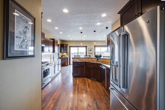 810 SW Windy Point Court, Pullman, WA 99163