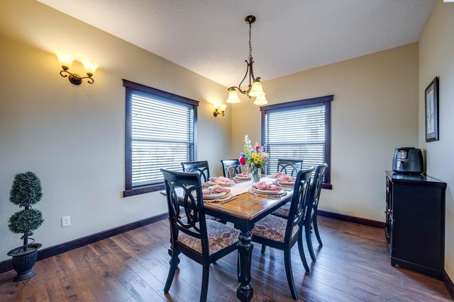 810 SW Windy Point Court, Pullman, WA 99163