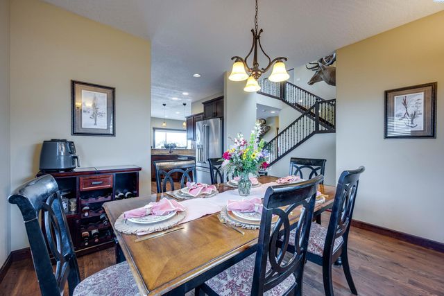 810 SW Windy Point Court, Pullman, WA 99163