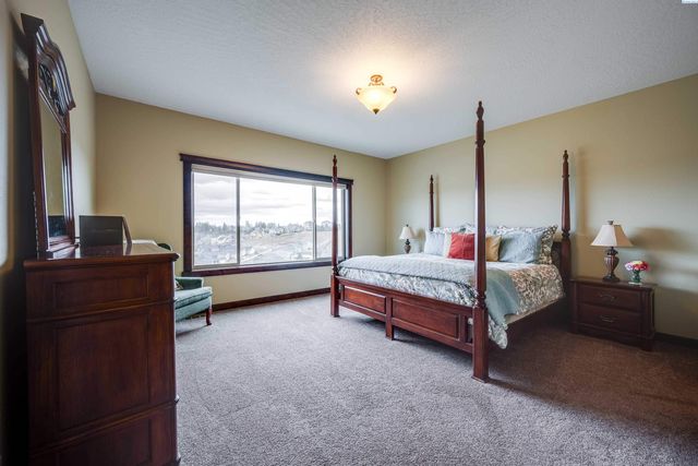 810 SW Windy Point Court, Pullman, WA 99163