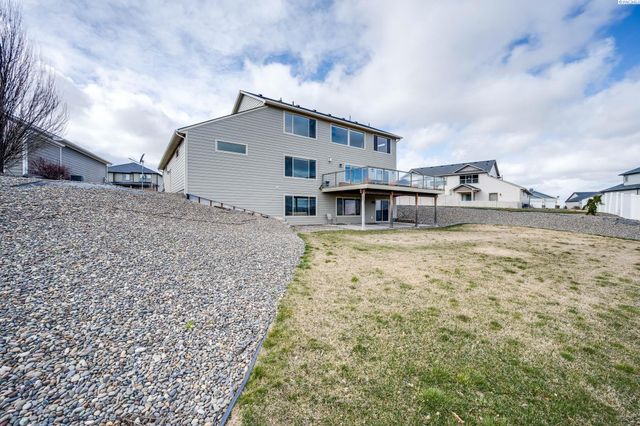 810 SW Windy Point Court, Pullman, WA 99163